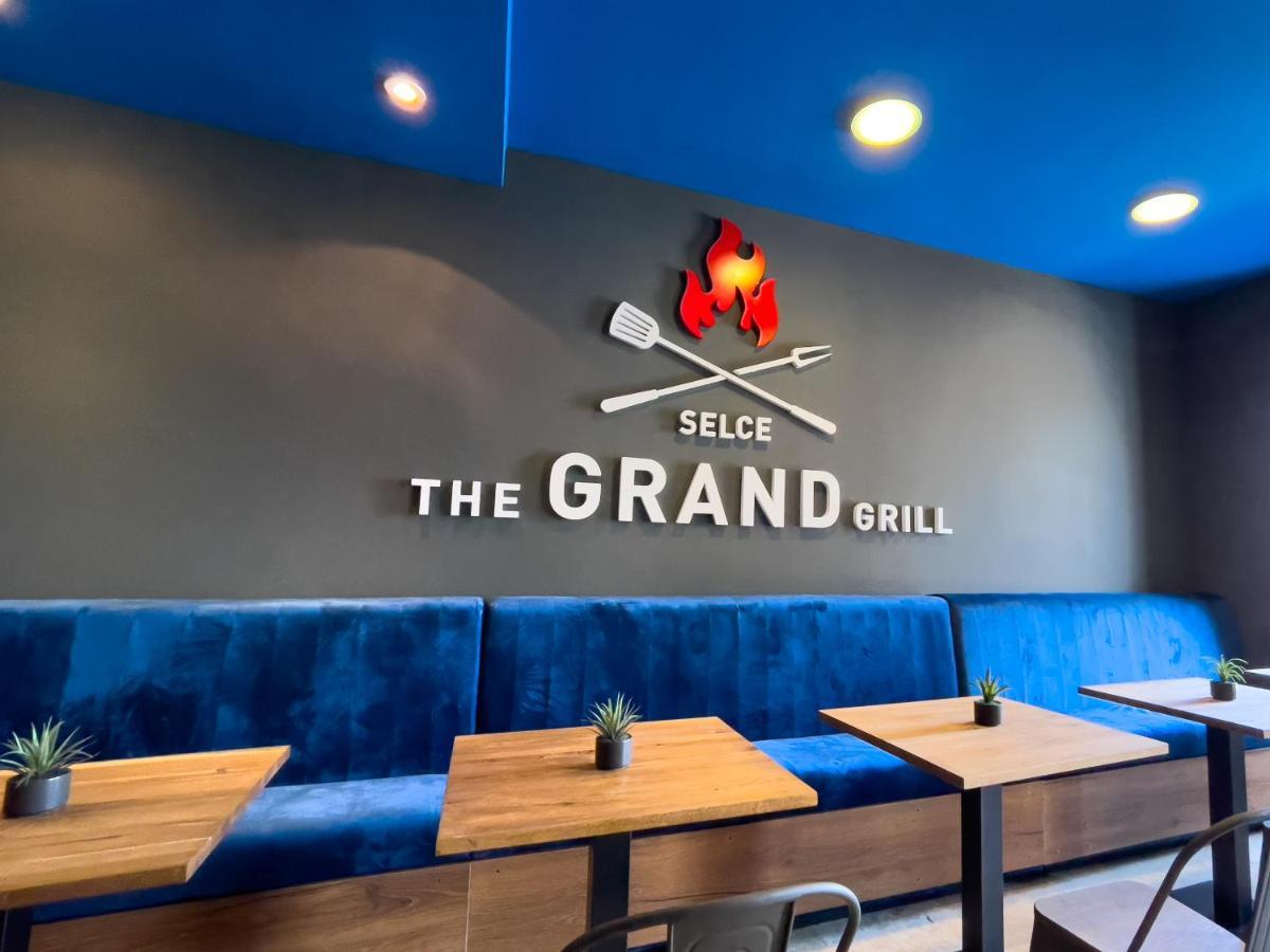 Grand - Premium Rooms & Apartments Selce Exterior photo